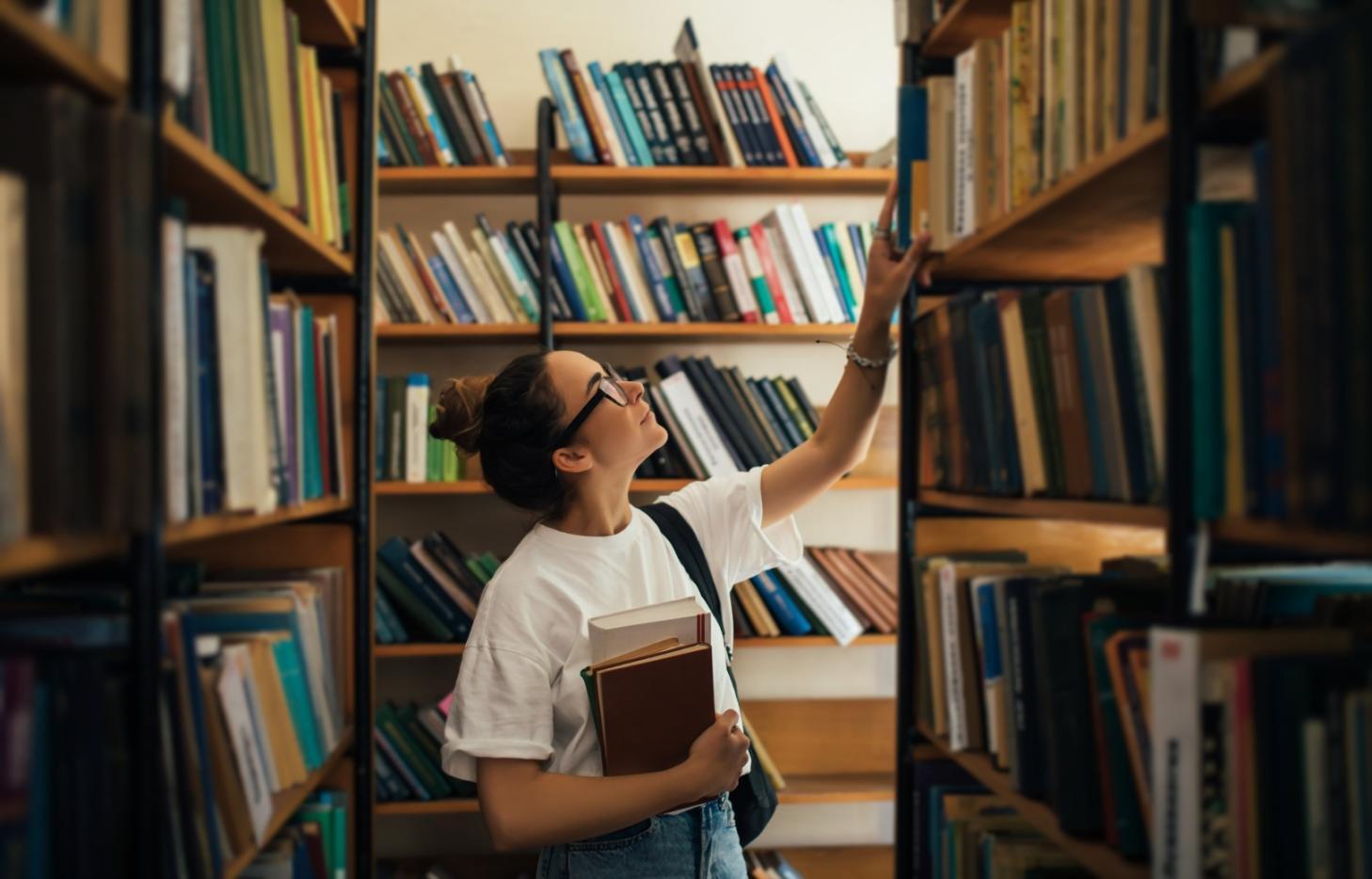 Análisis estratégico de liderazgo financiero en contextos empresariales complejos